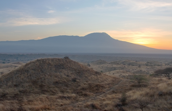 Landscape, Mt Meru sunrise D03 Tarangire NP travel to 2023-10-08 2127-2129